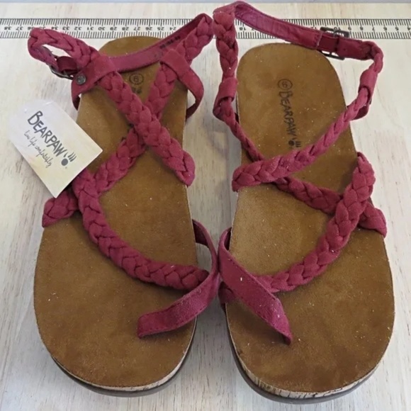 Retail $60 NEW Bearpaw Sandals Size 9 - Picture 1 of 3